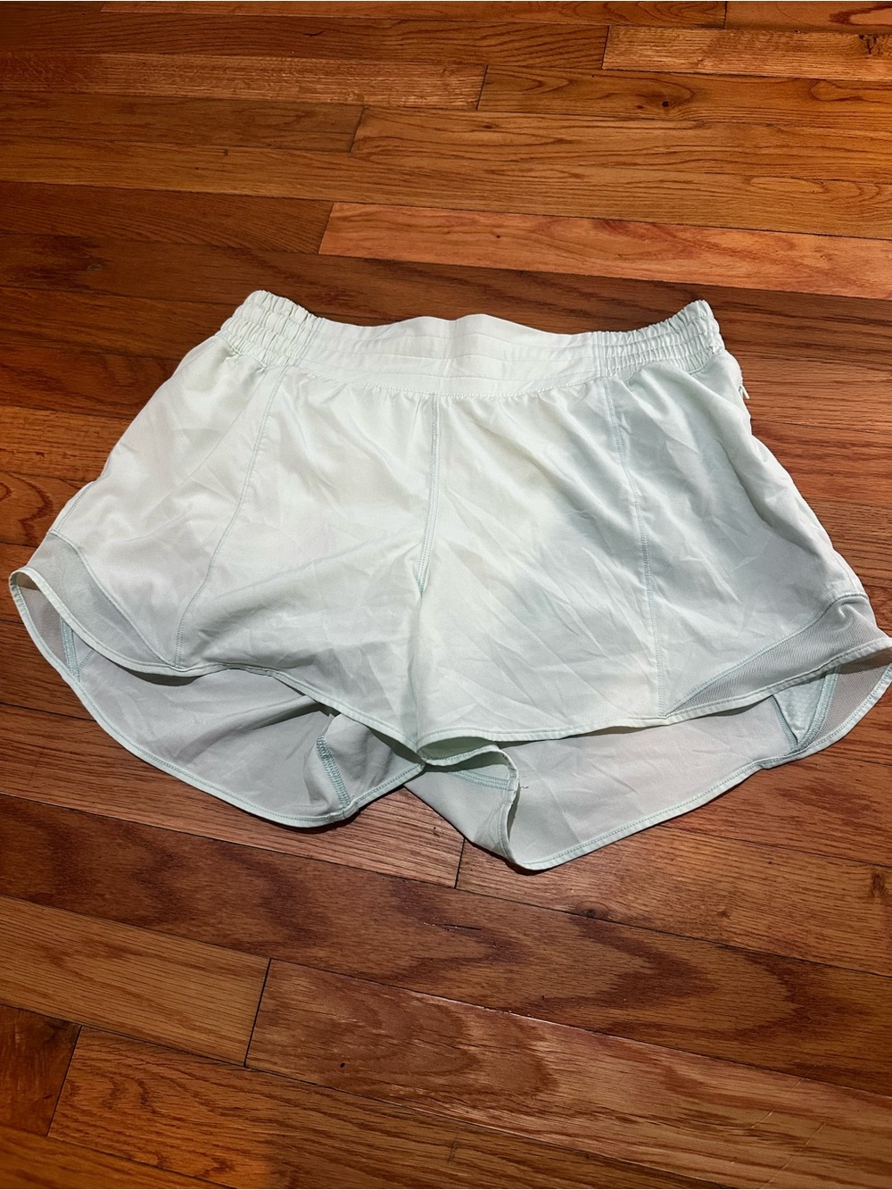 Lululemon Hotty Hot Shorts Light Mint Green 4” Inseam Size Active Athleisure 10